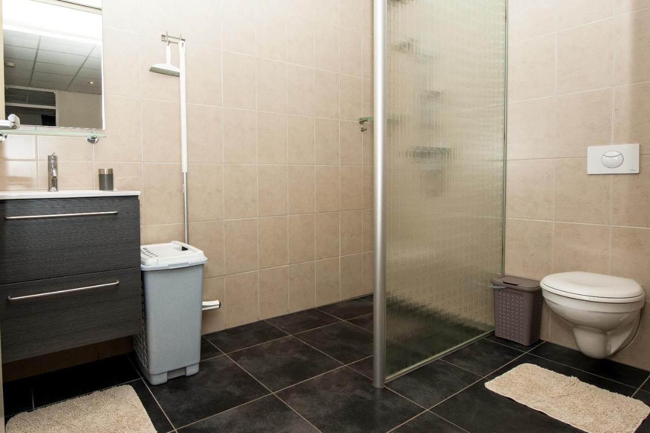 Camping En Vakantiewoning 'Ut Tumpke' Kessel  Exterior foto